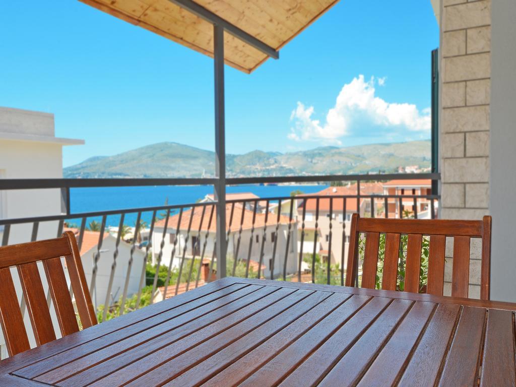 Apartments Vukadin Trogir Exteriör bild